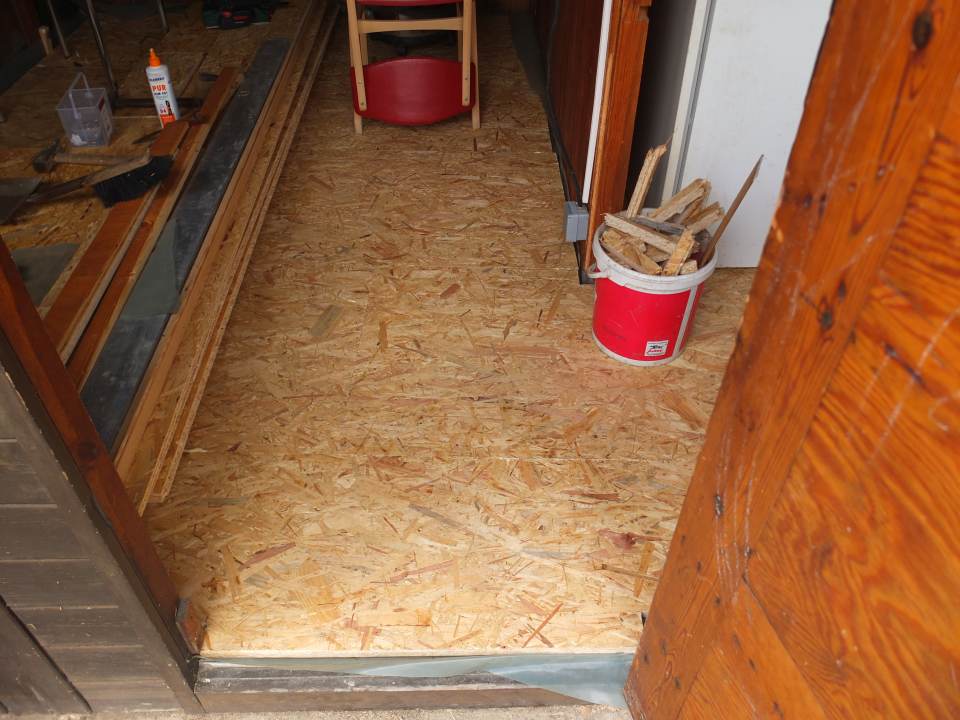 Renovierung Der Gartenlaube Teil 2 Fussboden Mit Verlegeplatten Parzelle94 De