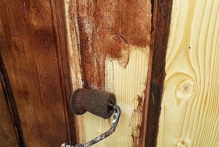 Parzelle94 Laube Umbau Giebelseite erneuern Bretter streichen Lasur