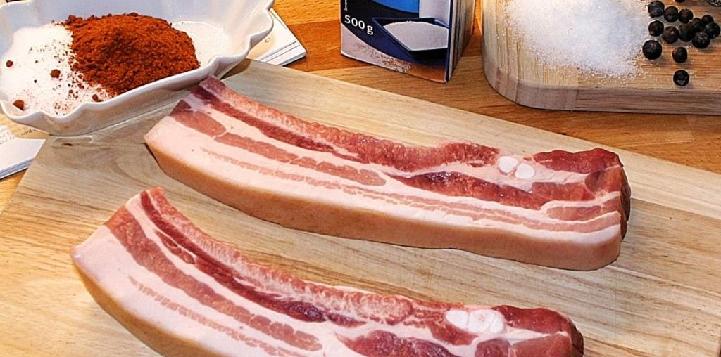Fleisch selbst räuchern – Die Grundlagen Raeuchern Zutaten Ungarischer Räucherspeck