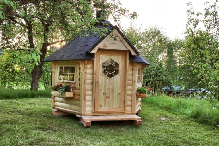 Renovierung der Gartenlaube Teil 3 – Rückwand erneuern und Fenster