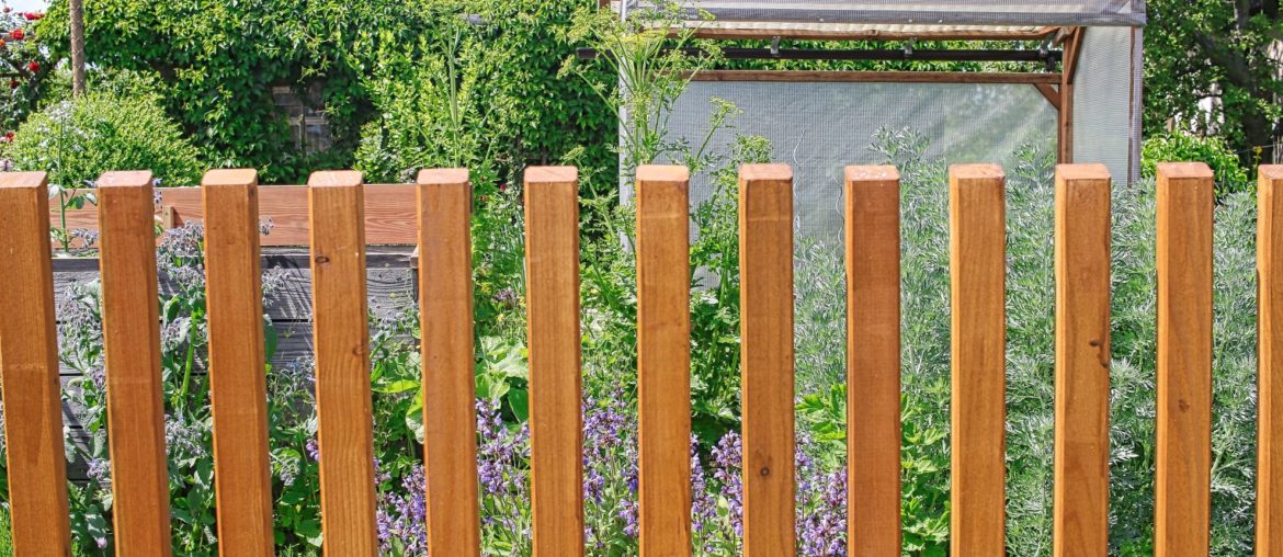 Gartenzaun aus Holz erneuern
