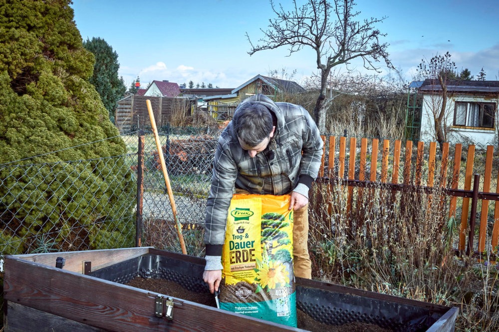 Hochbeet wird nur mit Erde befüllt