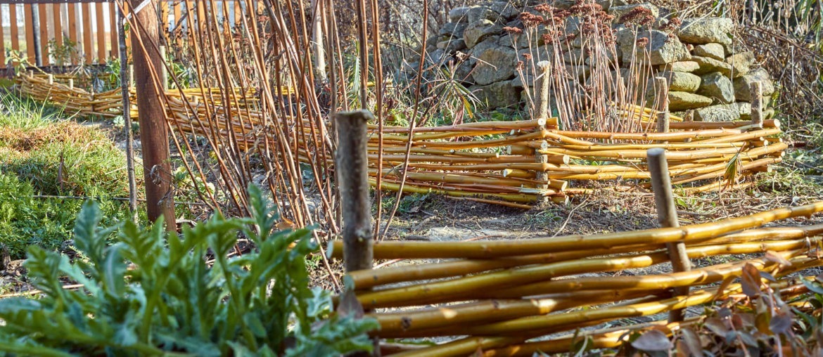 DIY: Hübschen Weidenzaun selber bauen