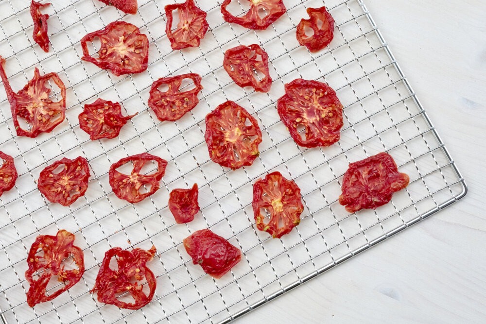 Tomaten getrocknet im Dörrautomat